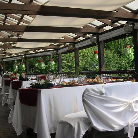 Cabana La Noi Hotel Rîşnov Ngoại thất bức ảnh
