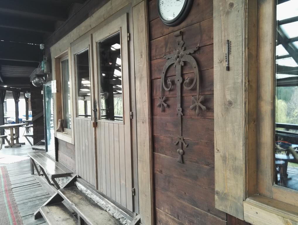 Cabana La Noi Hotel Rîşnov Ngoại thất bức ảnh