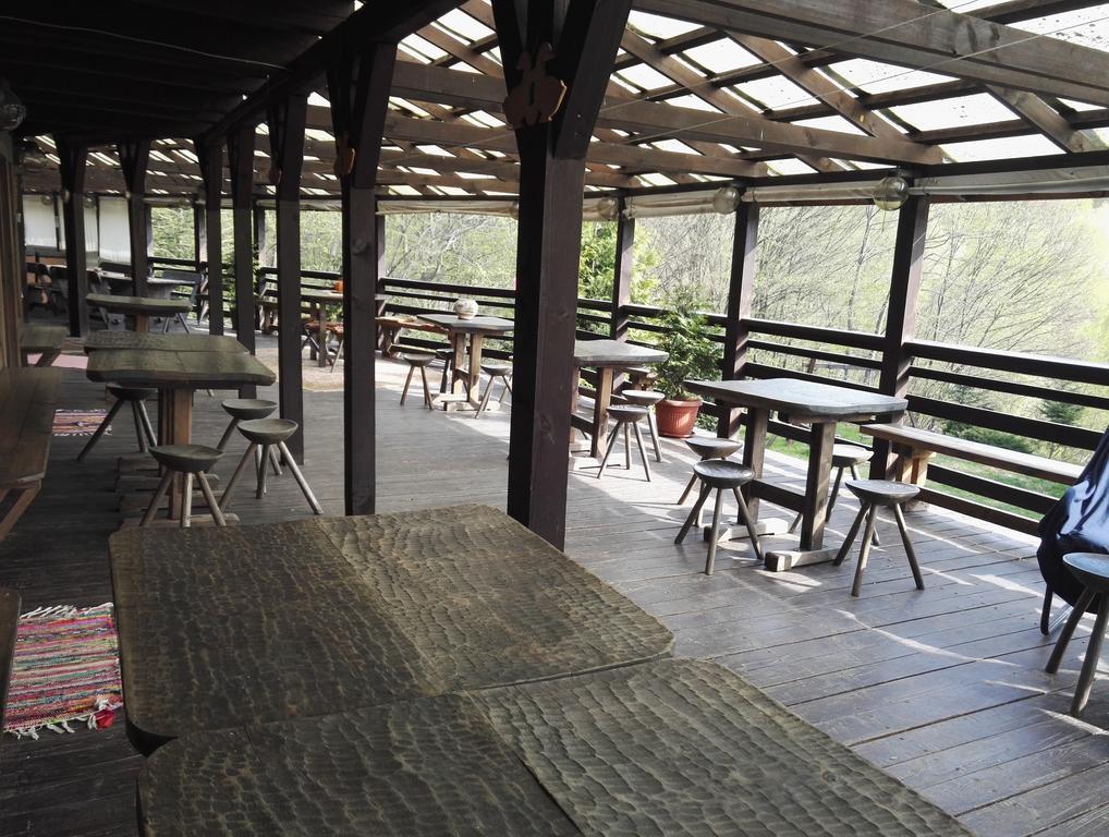 Cabana La Noi Hotel Rîşnov Ngoại thất bức ảnh