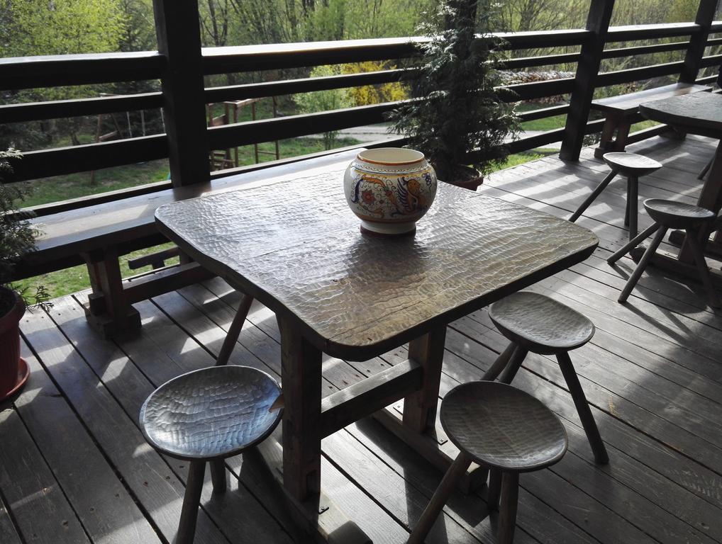 Cabana La Noi Hotel Rîşnov Ngoại thất bức ảnh